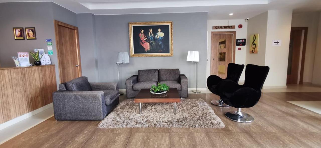 Legallery Suites Hotel Bandar Seri Begawan Buitenkant foto