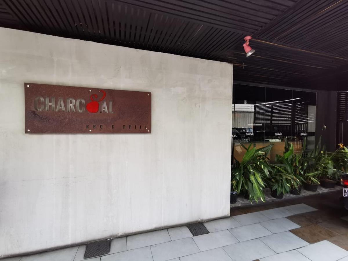 Legallery Suites Hotel Bandar Seri Begawan Buitenkant foto
